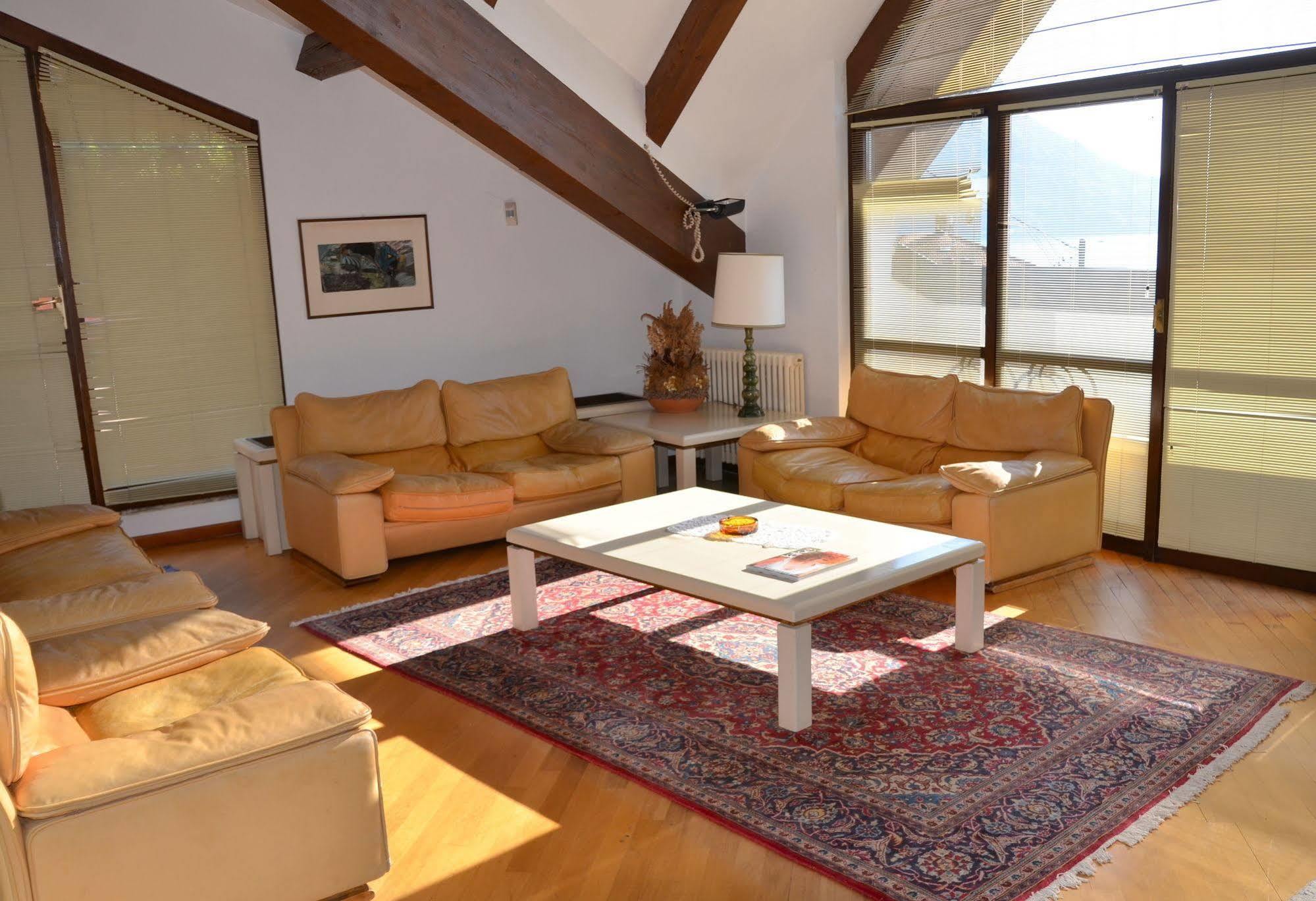Hotel Ristorante Vapore Faggeto Lario Exteriör bild