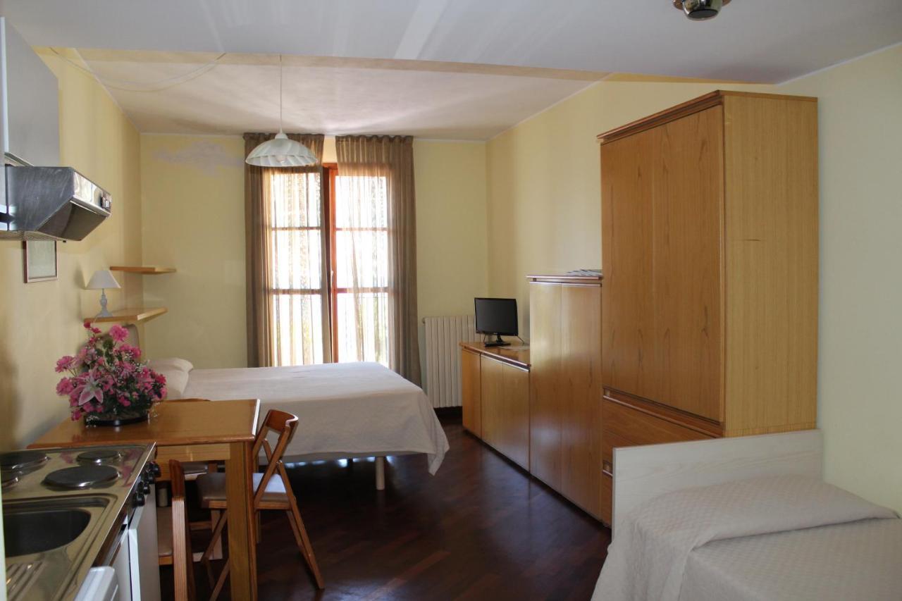Hotel Ristorante Vapore Faggeto Lario Exteriör bild